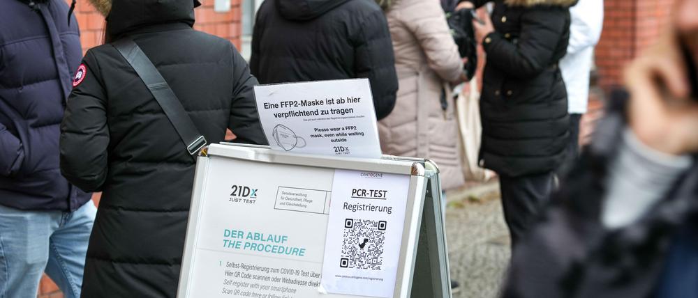 Vorrangig PCR. Mindestens bis Ende Februar betreibt 21DX die zwölf landeseigenen Teststellen, auch die im Rathaus Steglitz.