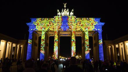 Das illuminierte Brandenburger Tor beim Festival of Lights im vergangenen Jahr.