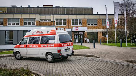 Die circa 50 Krankentransporte pro Tag in Berlin buchen oft Pflegebedürftige, meist für Wege von und zu Kliniken, Praxen, Heimen. 