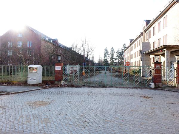 Herbst 2018: Das hier ist der versteckte Hintereingang in der Seecktstraße (hinter der Oberschule).