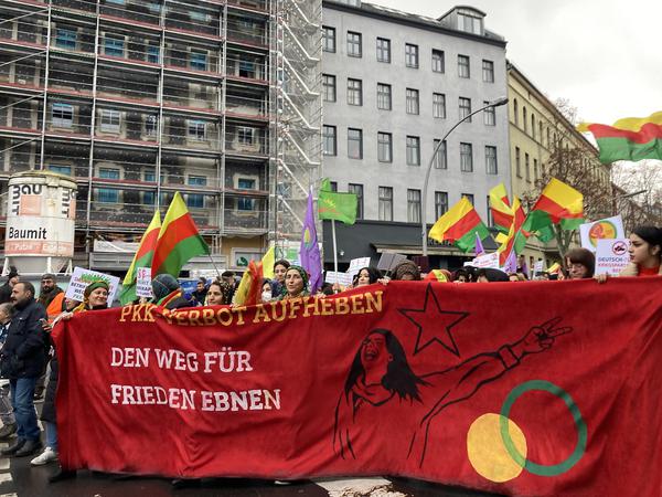 Bei der Demonstration durch Neukölln und Kreuzberg gab es keine Zwischenfälle.