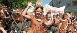 Der Kinderkarneval beim Karneval der Kulturen stand diesmal unter dem Motto "20 Jahre mit Gebrüll".