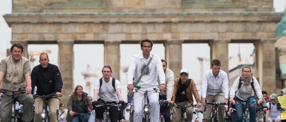  Zur ersten Teilnahme Berlins am "Ride of Silence" hatte 2015 die Initiative "Clevere Städte" aufgerufen.