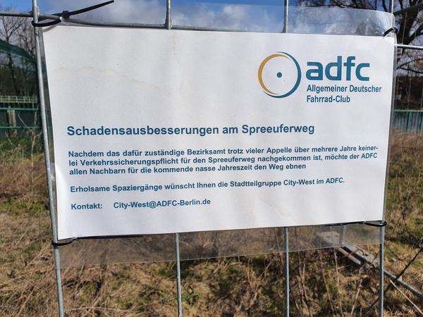 In der Kolonie Schleusenland reparierte der ADFC den Weg.