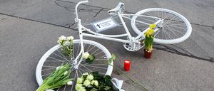 In der Oderstraße starb die Radfahrerin durch einen Rechtsabbieger.