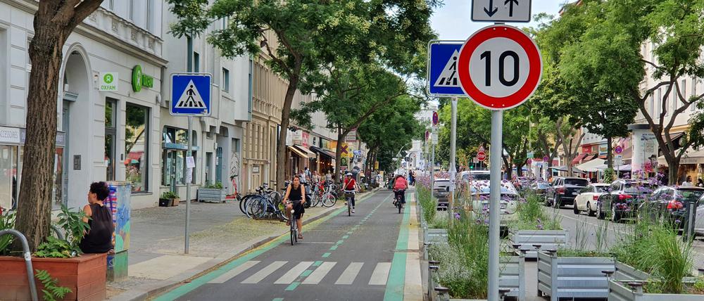 Wie schnell ist 10? Radfahrer ohne Tacho müssen in der Bergmannstraße schätzen. 
