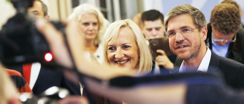 Martina Trauth (parteilos, für Die Linke) und Mike Schubert (SPD) gehen am 14. Oktober in die Stichwahl um das Amt des Oberbürgermeisters in Potsdam.