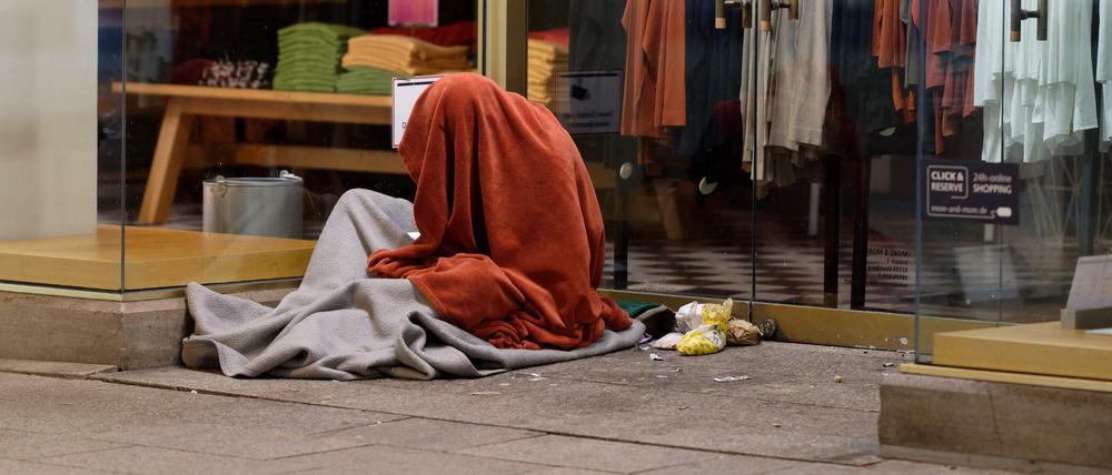 Obdachlose haben derzeit mit Regen und Kälte zu kämpfen.