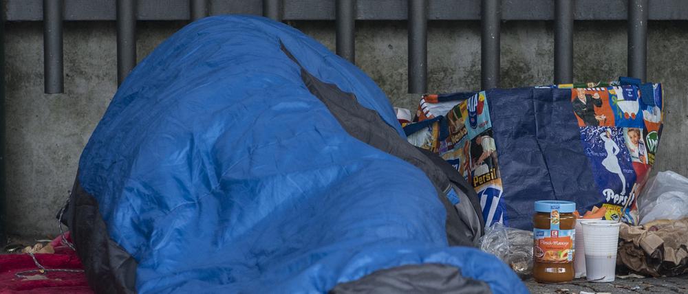 Viele Berliner Obdachlose sind verunsichert, ob sie einen Schlafplatz bei der Kältehilfe bekommen.