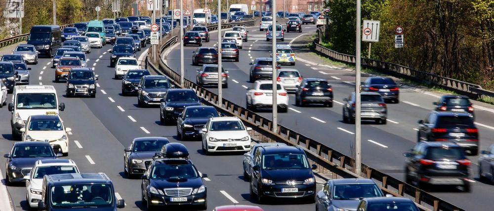 Trotz Verkehrswende: Die Zahl der Autos in Berlin steigt immer weiter.
