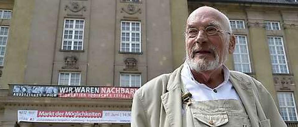 "Löwenzahn"-Moderator Peter Lustig vor dem Schöneberger Rathaus: "Ein harter Tag"