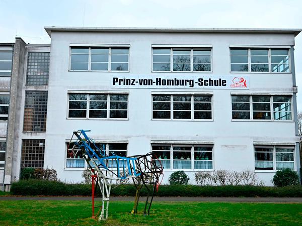 Eine infizierte Berlinerin besuchte die Schule für einen Beratungstermin.