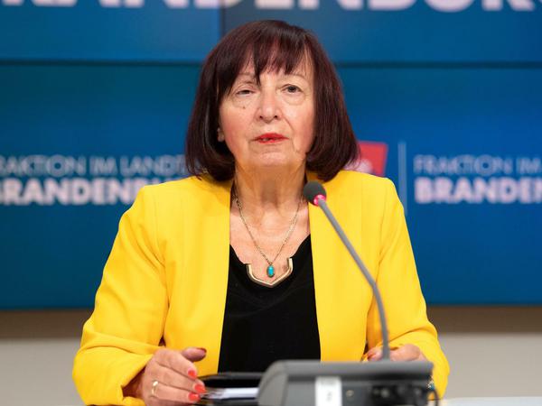 Marianne Spring-Räumschüssel (AfD), Alterspräsidentin des Brandenburger Landtages.