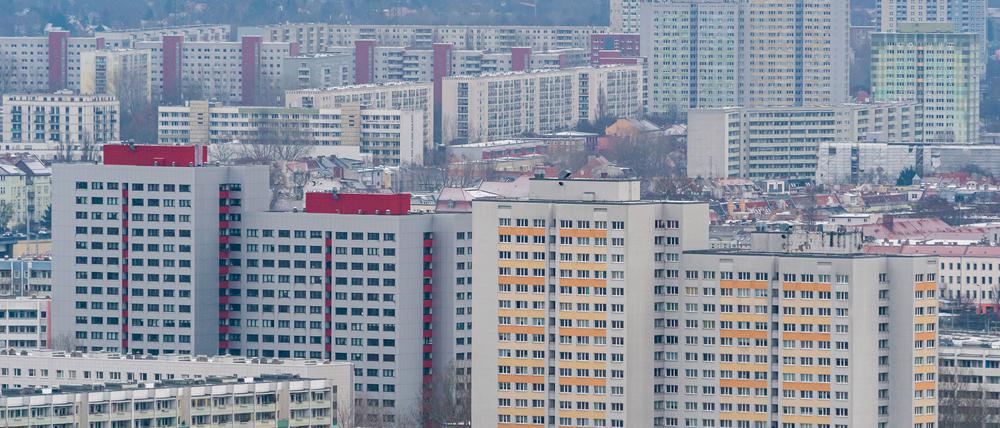 Viele Berliner leben in Wohnungen der landeseigenen Wohnungsbaugesellschaften. Der Neubau von Wohnungen stockt.