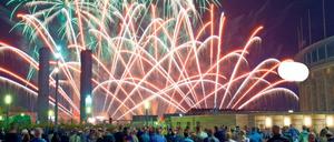 Feuerwerk über dem Maifeld am Olympiastadion. Ein Bild von der Pyronale 2014.