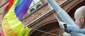 Regenbogenfahne am Roten Rathaus.