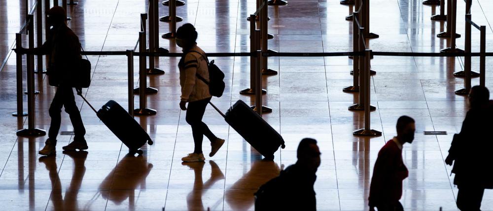 Am BER und weiteren betroffenen Flughäfen müssen Passagiere teils mit erheblichen Einschränkungen rechnen.