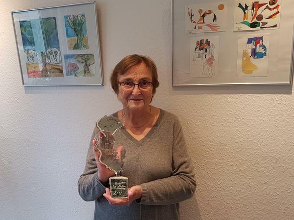 Arbeitet mit 82 Jahren noch: Ärztin Annelies Roloff hat den "Frauenpreis" des Bezirks Lichtenberg erhalten.  