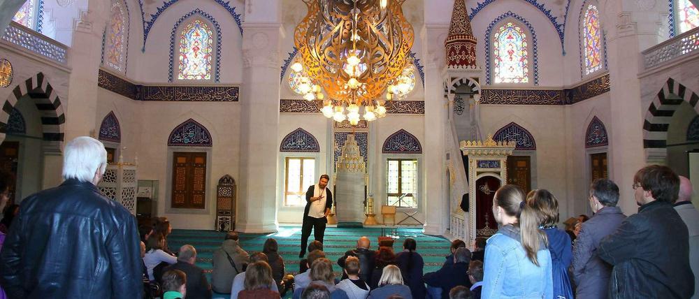 Tag der offenen Moschee 2013 in der Sehitlik-Gemeinde. Für eine Debatte um Homosexualität blieben die Türen jetzt vorerst zu. 