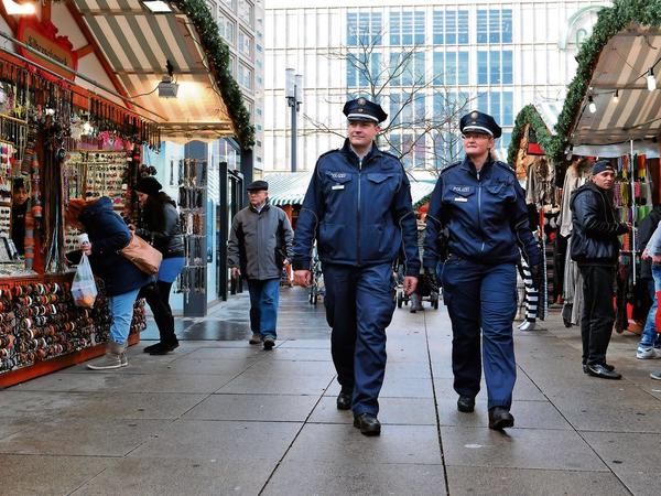 Berliner Weihnachtsmärkte werden auch in diesem Jahr wieder von verstärkten Sicherheitsvorkehrungen begleitet. 