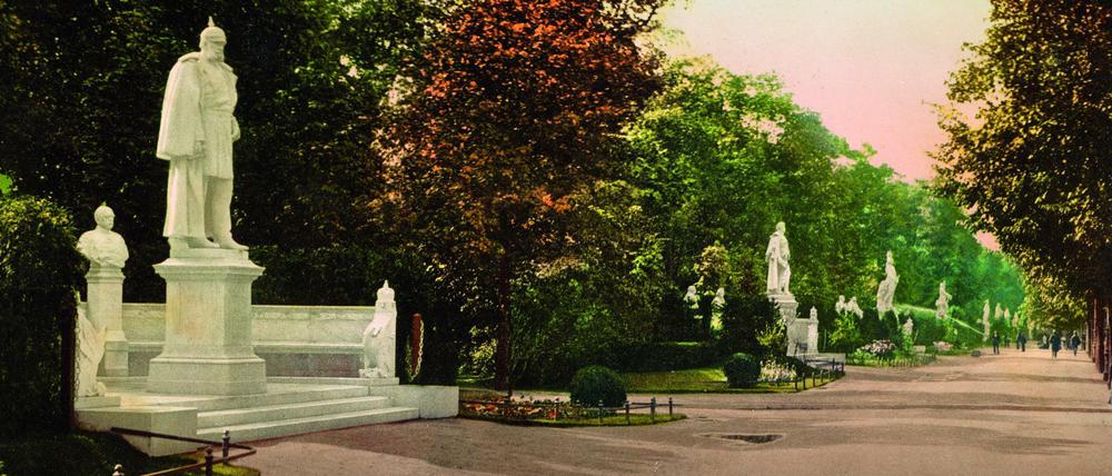 Glanz und Gloria. 32 Denkmäler der brandenburgisch-preußischen Herrscher waren auf der Siegesallee im Tiergarten versammelt. 