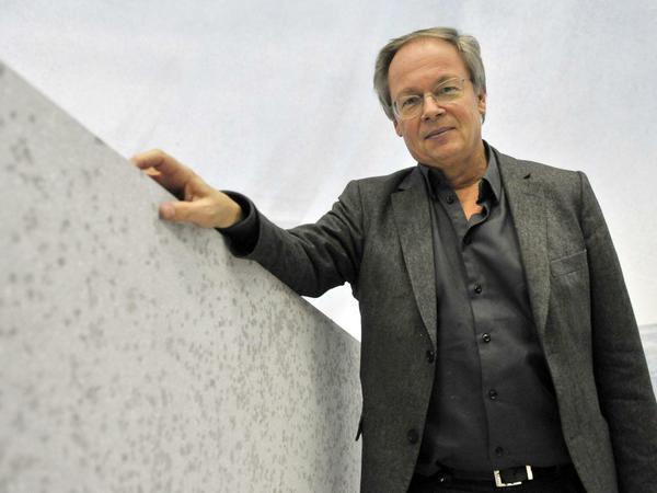 Der Architekt Stephan Braunfels, aufgenomen am 25.01.2011 auf der Bühne des Theaters in Gera.