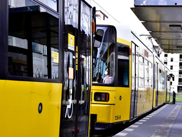 Die Straßenbahn in Berlin sorgt für Mobilität in der Stadt.
