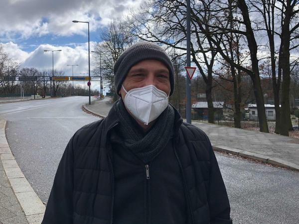 Oktay Erdinch ist trotz seiner Bedenken wegen Astrazeneca am Freitagmorgen nach Tegel zum Impfen gekommen.