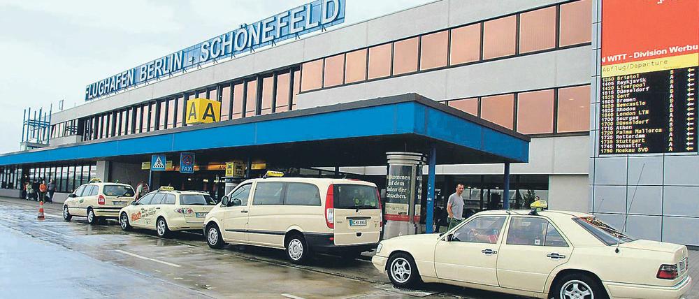 Taxis am Flughafen Berlin Schönefeld. 