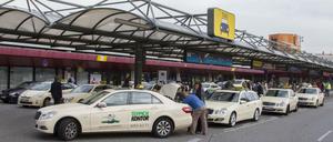 Der letzte Taxistreik 2012 auf dem Flughafen Tegel blieb ohne große Resonanz.