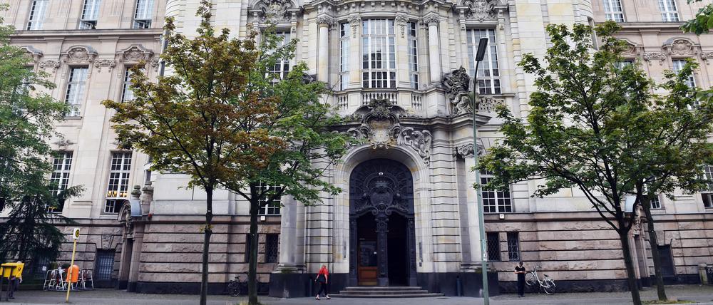 Ein 38-jähriger Berliner ist wegen Kindessmissbrauchs zu fünf Jahren Haft verurteilt worden.