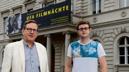 Ohne Worte: Film-Kurator Friedemann Beyer und Komponist Florian C. Reithner vor der Bertelsmann-Repräsentanz Unter den Linden. Beide wirken an den Ufa-Filmnächten mit, die am Donnerstag beginnen.