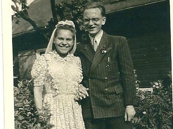 Schönster Tag am 20. August 1949: Das Hochzeitsfoto von Ursula und Herbert Urzendowsky