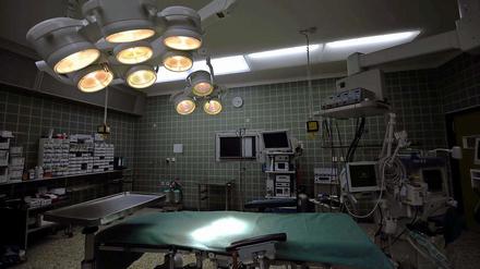 Der Mediziner S. hatte ohne Anästhesisten operiert. Seine Patientin starb in Folge eines Herzstillstands. (Symbolbild) 