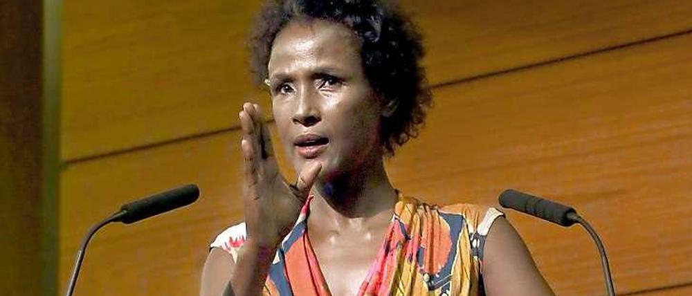 Waris Dirie, ehemaliges Model aus Somalia und Menschenrechtsaktivistin, bei der Eröffnung eines Centers für Opfer von Genitalverstümmelungen in Berlin.