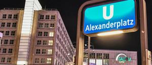 Der Alexanderplatz bei Nacht. (Symbolbild)