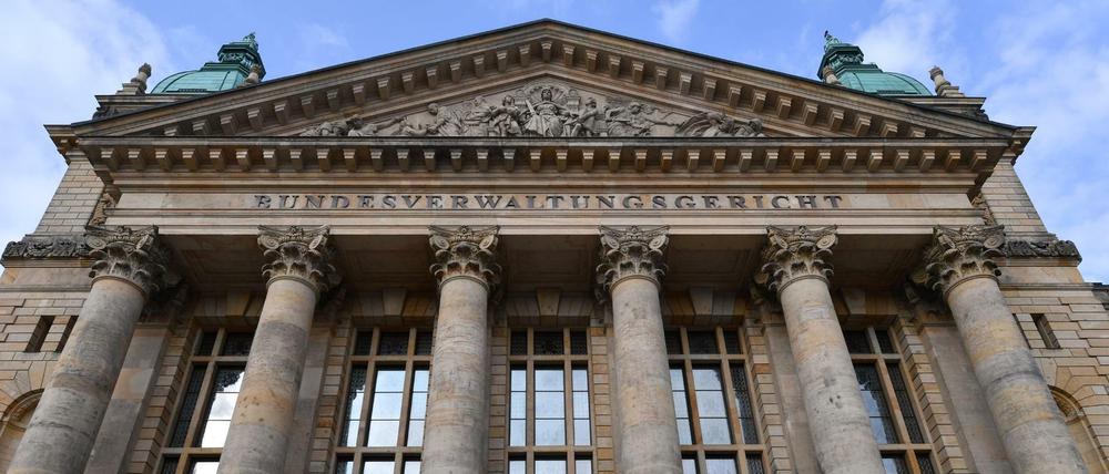 Das Bundesverwaltungsgericht in Leipzig verhandelt über einen mutmaßlich rechtsextremen Polizisten.
