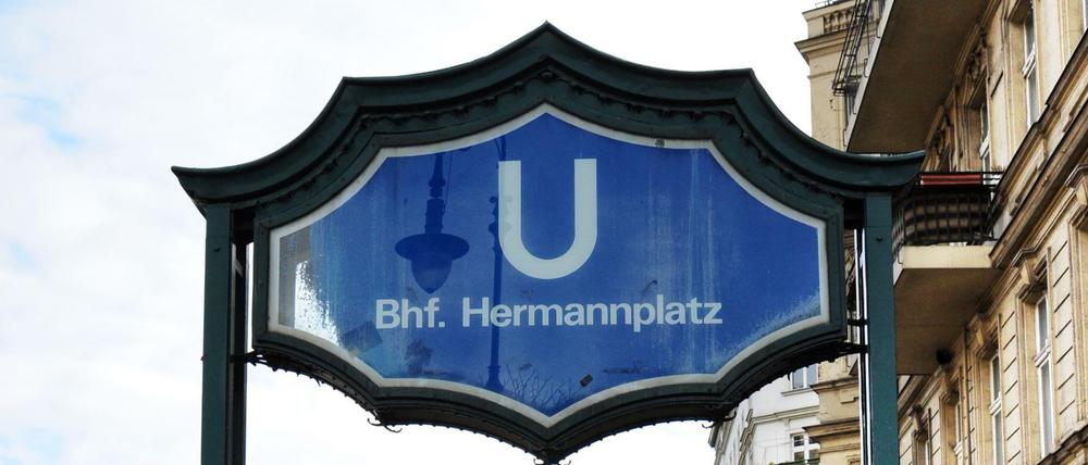 Der U-Bahnhof Hermannplatz in Berlin-Neukölln, aufgenommen am 5. November 2012. 