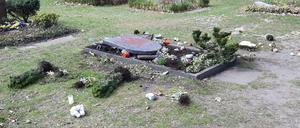 Das Grab von Uwe Lieschied wurde verwüstet.