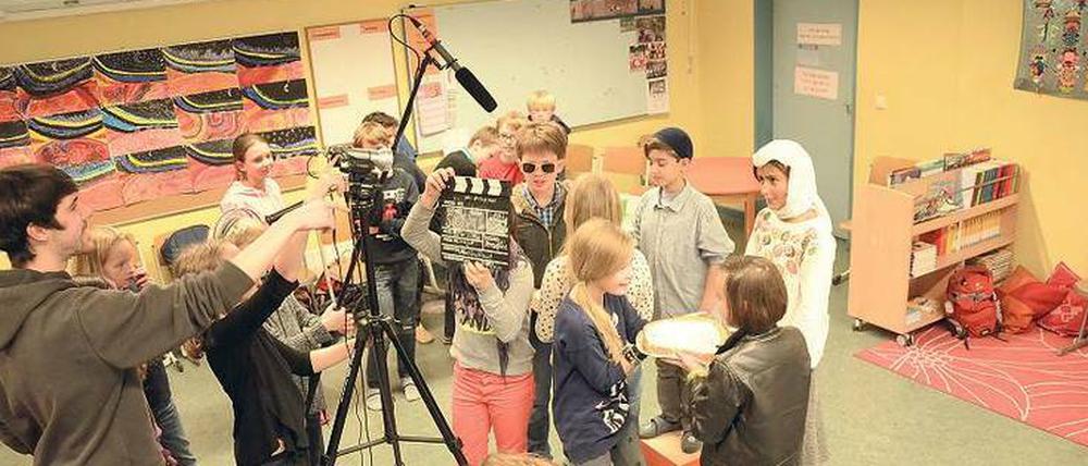 Schüler der Charlottenburger Wald-Grundschule drehen einen Kurzfilm für das Kinderrechte-Filmfestival.
