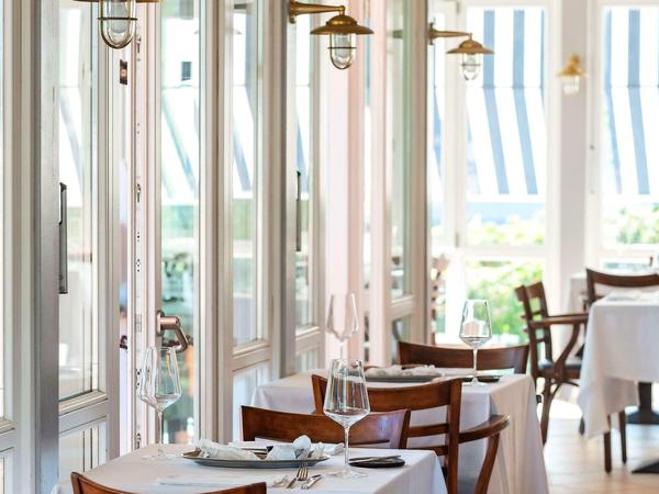 Sieht nach Küstenferien mit Seeblick aus: Harbour Restaurant in Werder / Havel