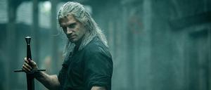 In der Netflix-Serie spielt Henry Cavill den Hexer Geralt von Riva. 