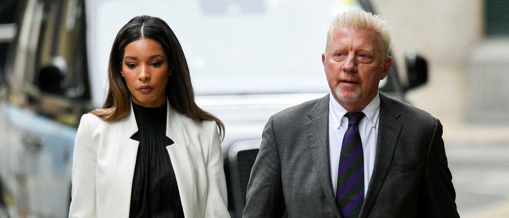 Boris Becker mit Partnerin Lilian de Carvalho Monteiro auf dem Weg zum Southwark Crown Court, wo heute sein Strafmaß verkündet wird. 