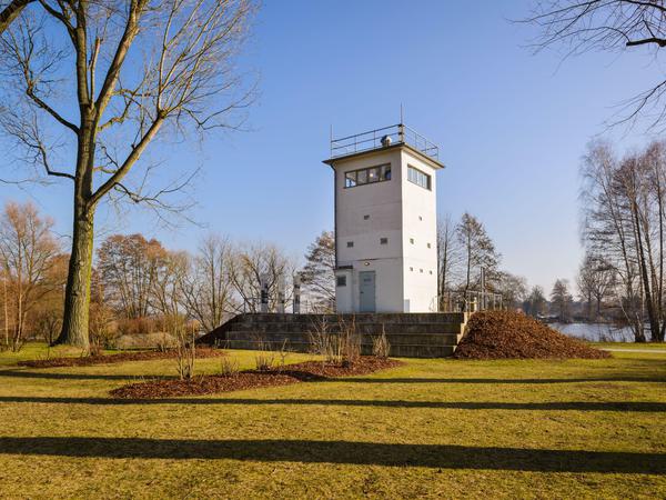 Hennigsdorf. Von diesem Turm aus wurde die deutsch-deutsche Grenze überwacht.