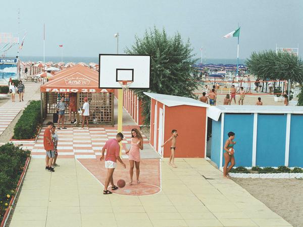 Das Foto stammt aus dem Bildband "Italian Holidays" von Claude Nori, erschienen im Sturm&amp;Drang-Verlag.