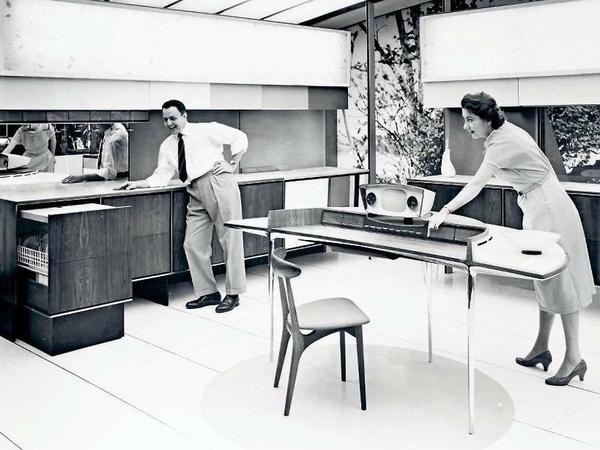 Zukunftslabor. Der Designer George Nelson stilisierte die Küche in den späten 50er Jahren zur heimischen Kommandozentrale.