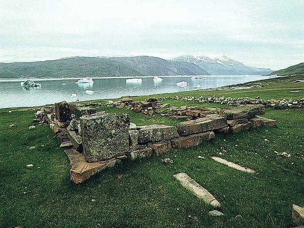 1541 erreicht ein Hamburger Kapitän Grönland und trifft keine Wikinger mehr an. Die hatten die Insel 500 Jahre lang besiedelt, wahrscheinlich zwang schlechteres Klima sie zur Aufgabe.
