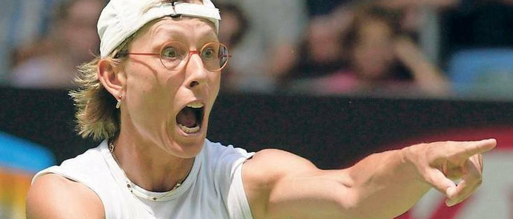 So nicht, Schiedsrichter! Martina Navratilova wehrt sich bei den Australian Open 2003. Da war sie 46.