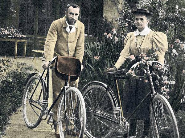 Ein Foto aus glücklicheren Tagen, als das Paar gemeinsam Fahrrad fuhr.