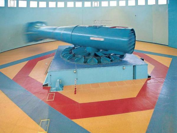 Die gewaltige Zentrifuge des Kosmonautentrainingszentrums.